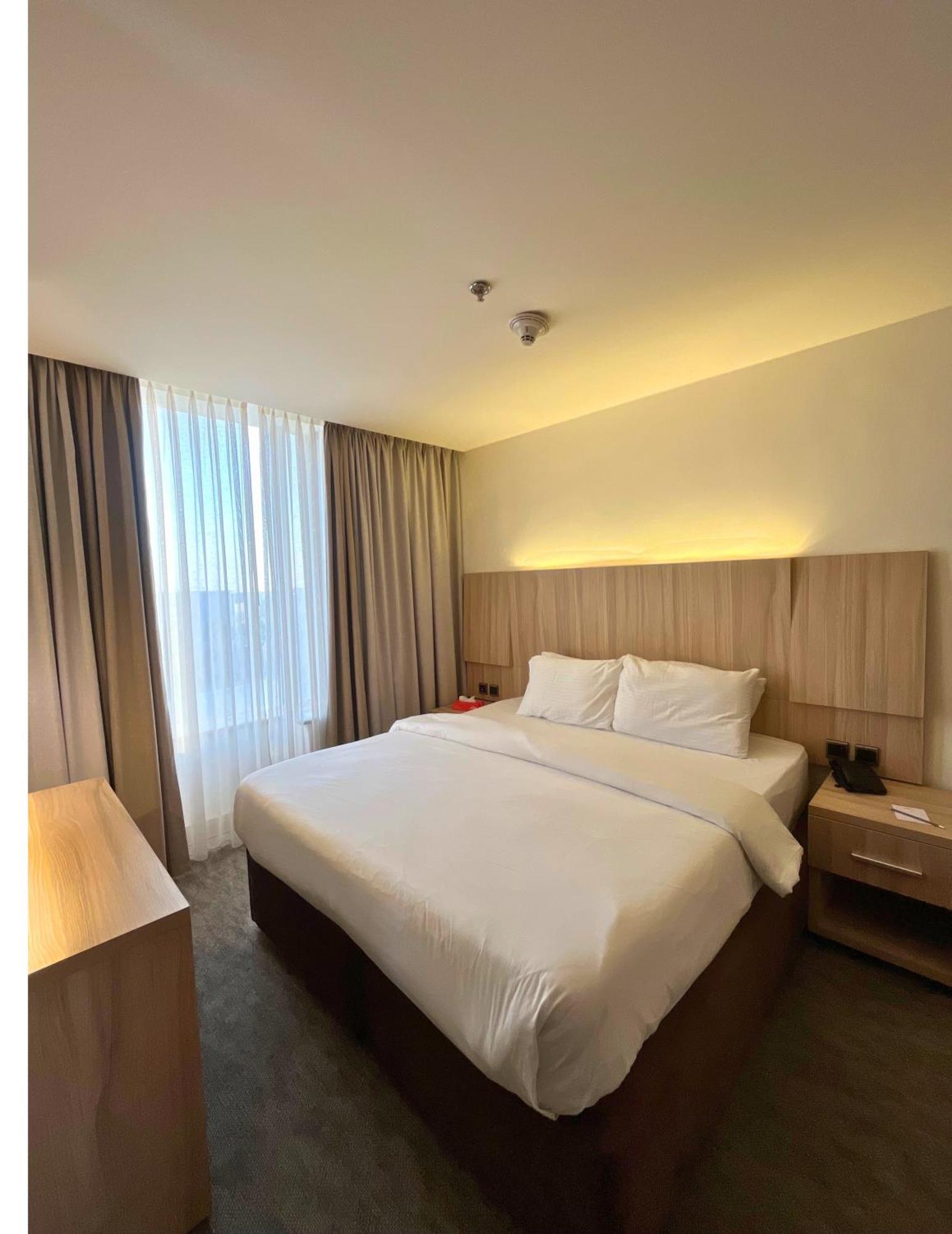 La Casa Hotel Amman By Fhm Bagian luar foto