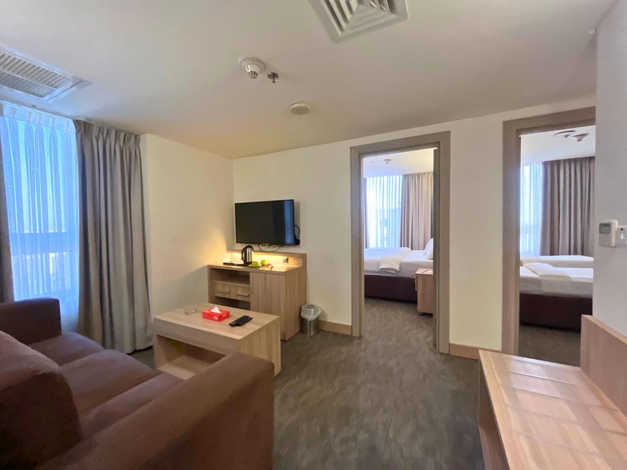 La Casa Hotel Amman By Fhm Bagian luar foto